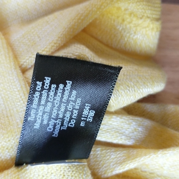 Lane Bryant Yellow Top with Cutout Back NWOT - Picture 8 of 8